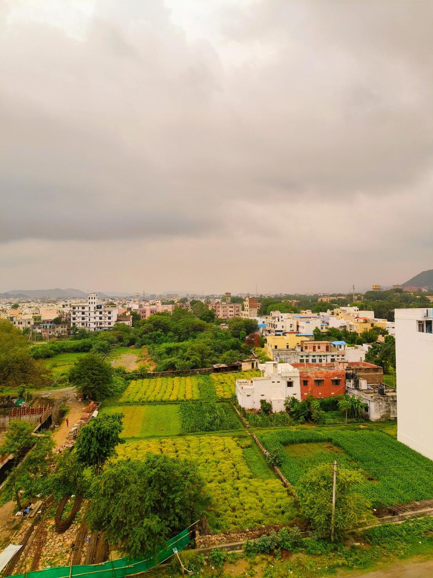 Hotel Veer Palace Near Udaipole Udaipur Eksteriør bilde